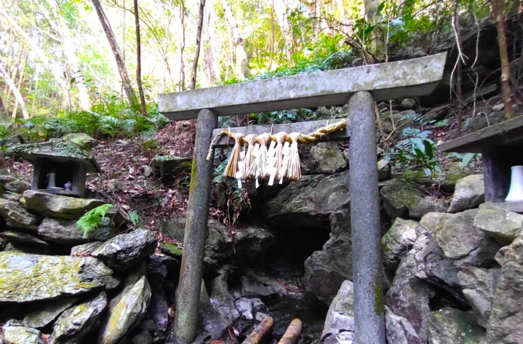 ⛩️ 아마노 이와토 신사 (에리하라노미즈아나)